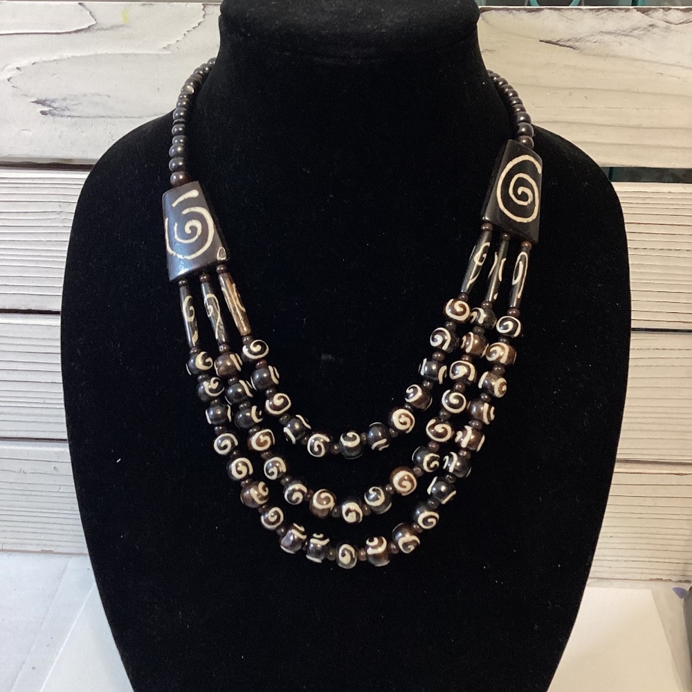 CRYSTAL ROCK HANDMADE NECKLACE - Picture 4 of 5